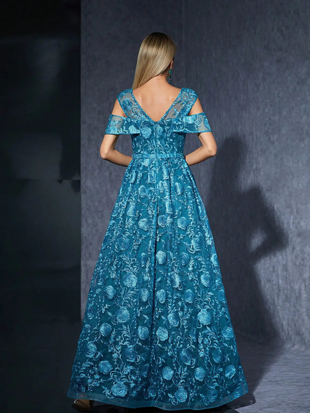 Luxurious Embroidered High-end Evening Gown
