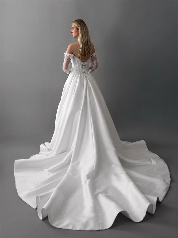 Delightful Lace-Up Back Wedding Dress