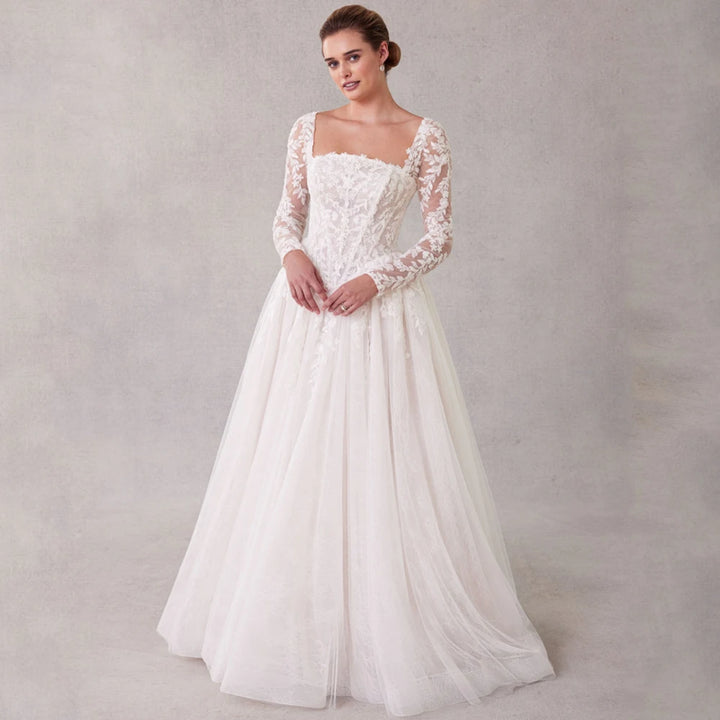 Luxurious Square Collar Bridal Gown