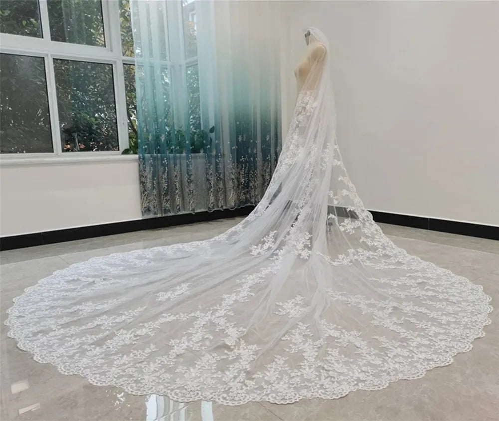Classic Appliqued Lace Bridal Veil