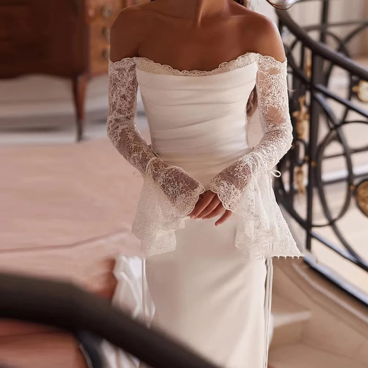 Splendid Lace Appliques Bride Gown