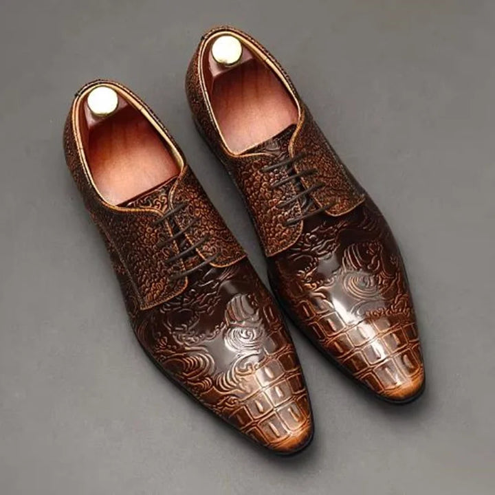 Exquisite Embossing Formal Shoes