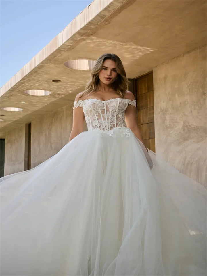 Lovely Sweetheart Neckline Bridal Dress