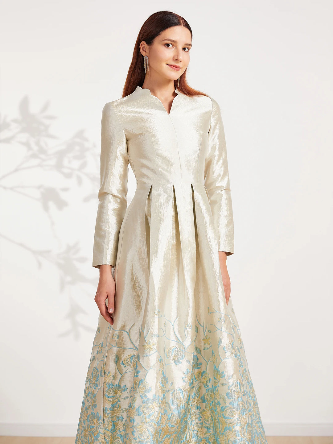 Exquisite Embroidery Wide-Armlet Dress