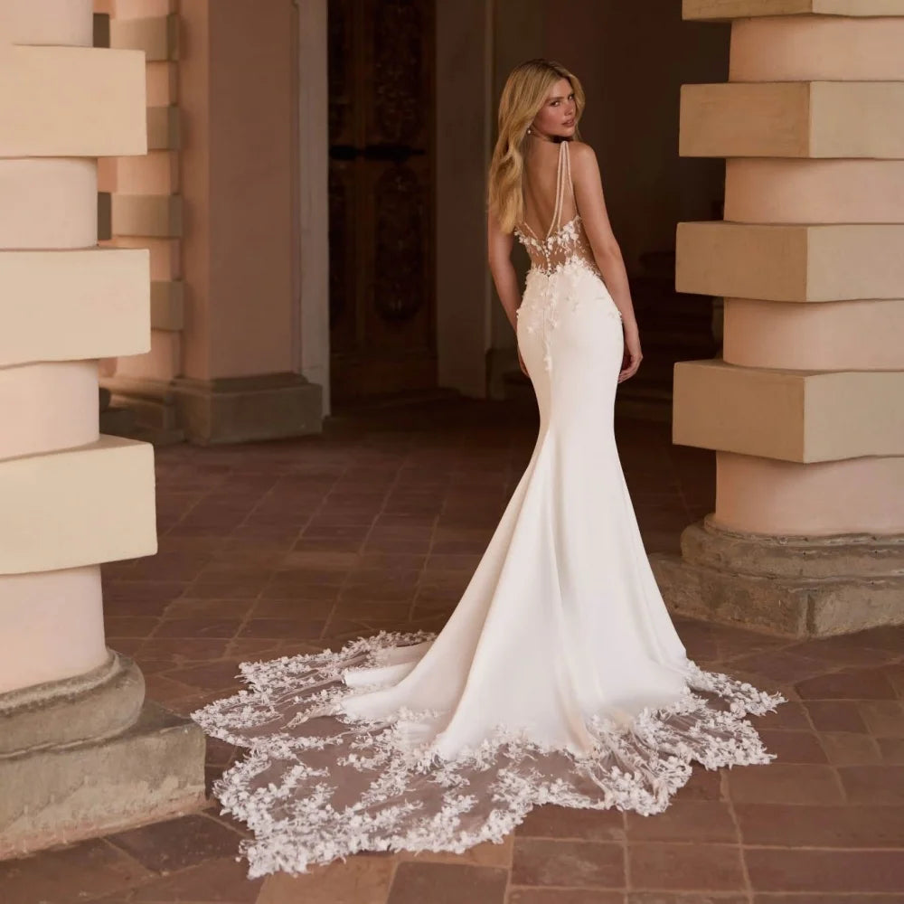 Modish Spaghetti Straps Bridal Gown