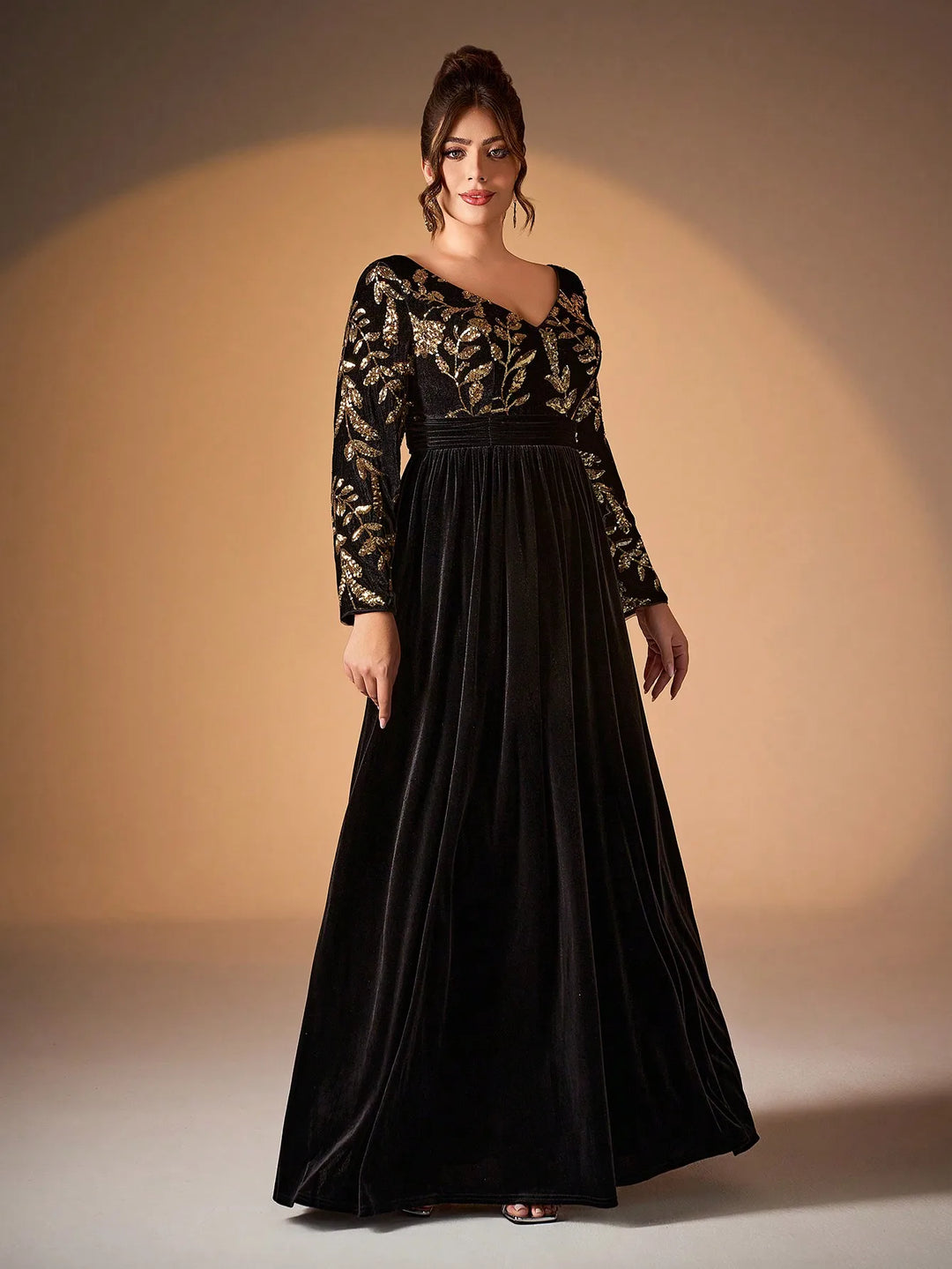 Glamorous Mid-waisted Velvet Maxi Dress