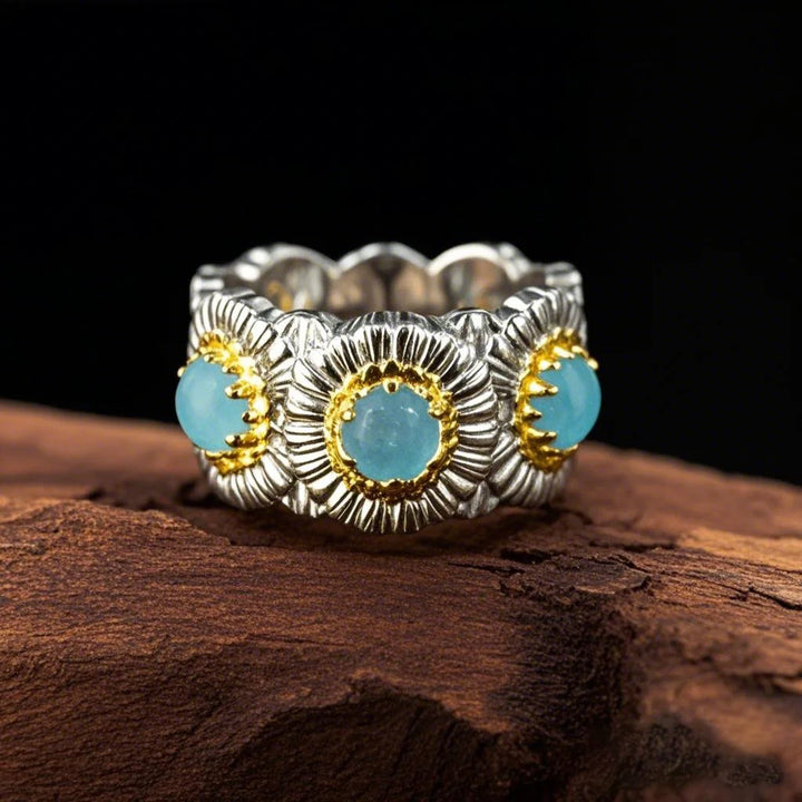 Exquisite Flower Design Engagement Ring