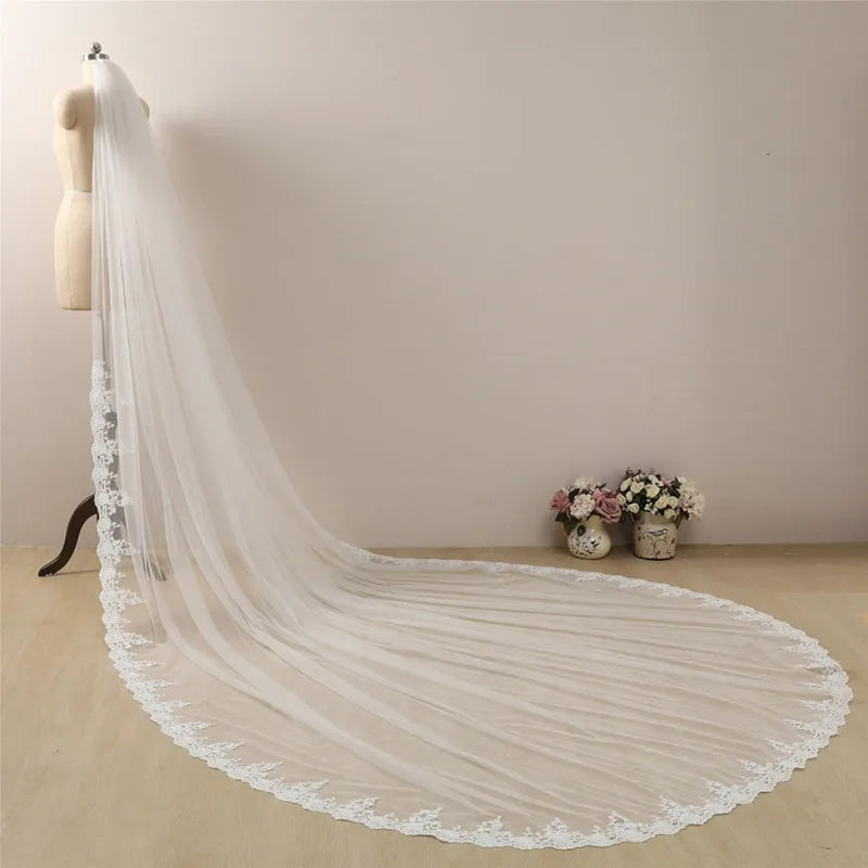 Luxury Lace Trim Bridal Veil