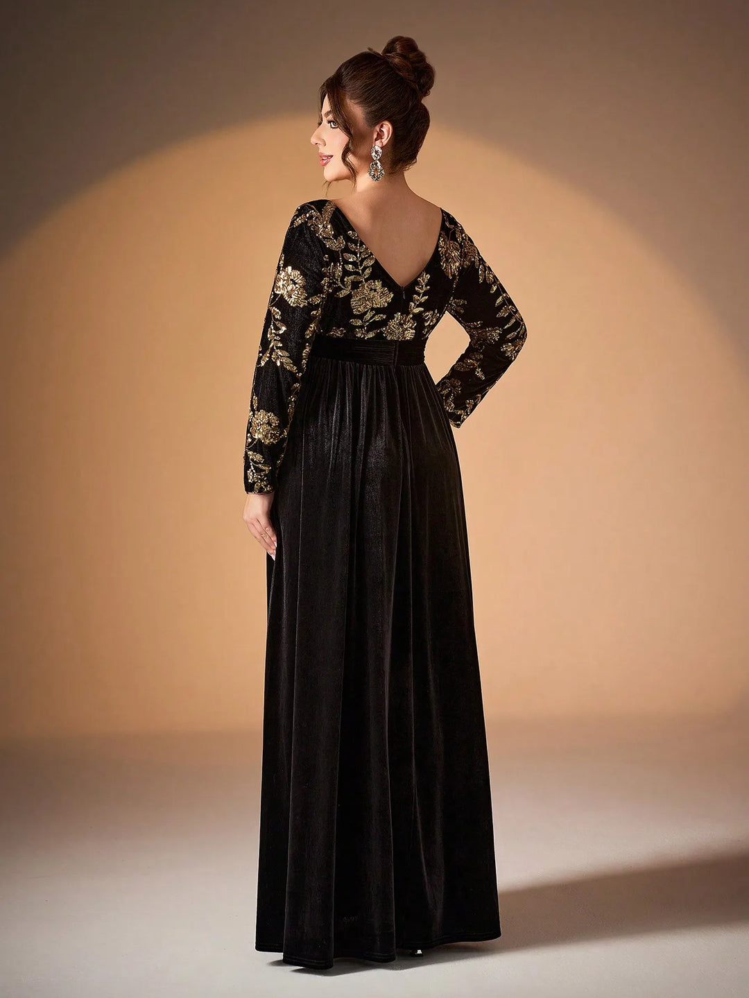 Glamorous Mid-waisted Velvet Maxi Dress