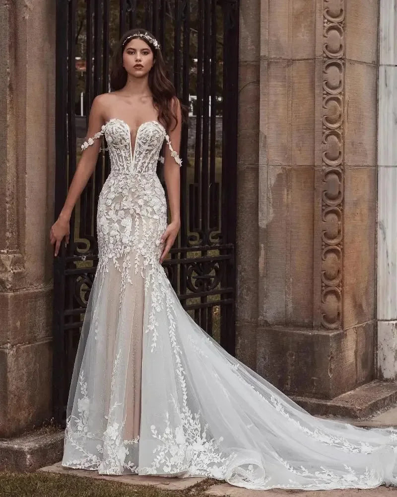 Lovely Full Lace Sweetheart Bridal Dress