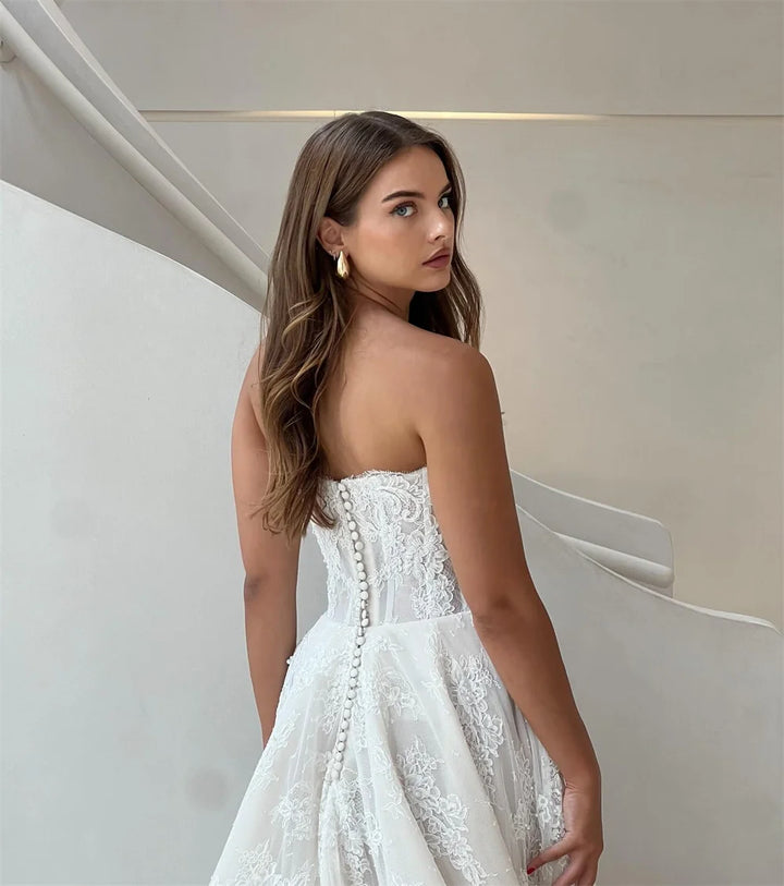 Dignified Appliqués Chapel Train Bridal Dress