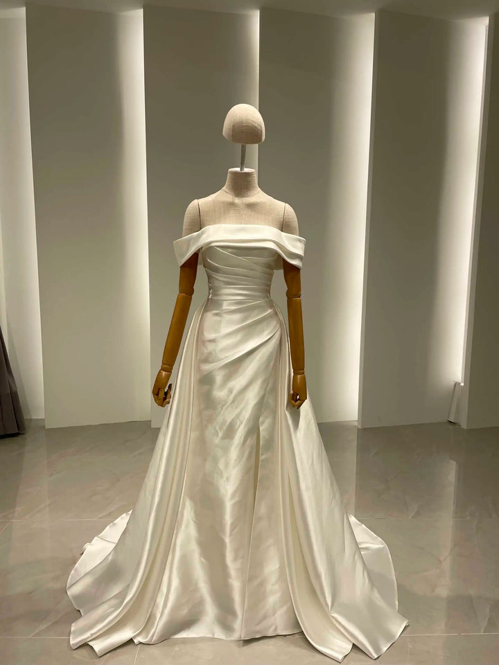 Robe de mariée élégante en satin coupe trapèze pour femme