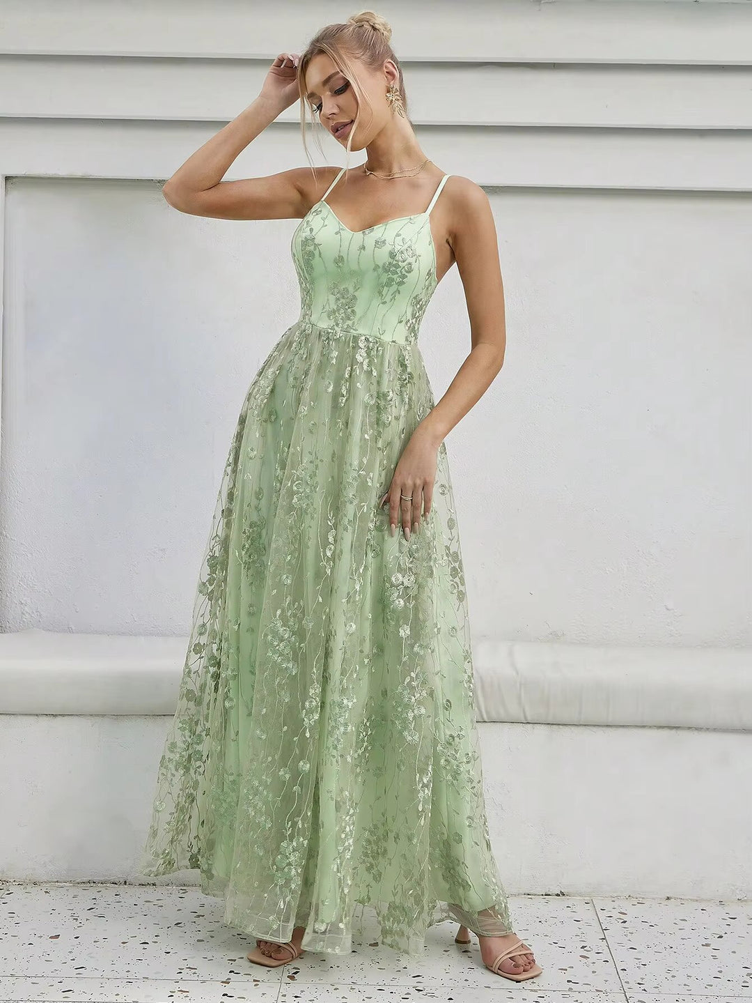 Fashionable Mesh Embroidery Evening Gown