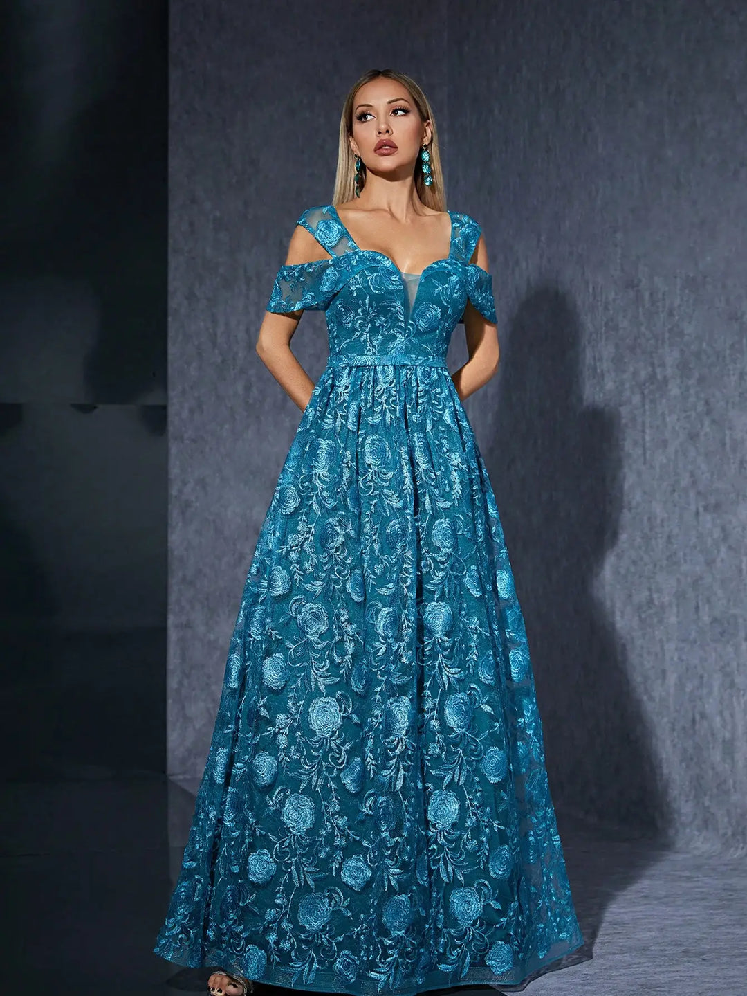 Luxurious Embroidered High-end Evening Gown