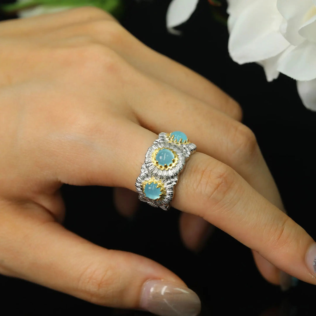 Exquisite Flower Design Engagement Ring