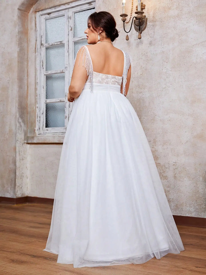 Embroidered Crew-neck Plus Size Wedding Dress