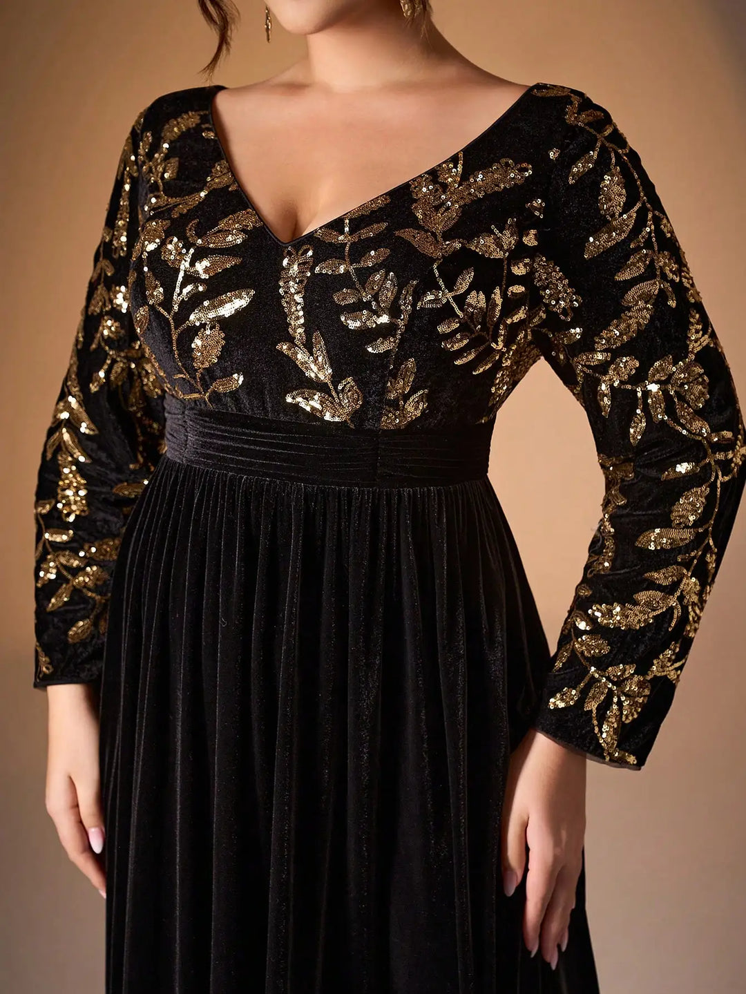 Glamorous Mid-waisted Velvet Maxi Dress