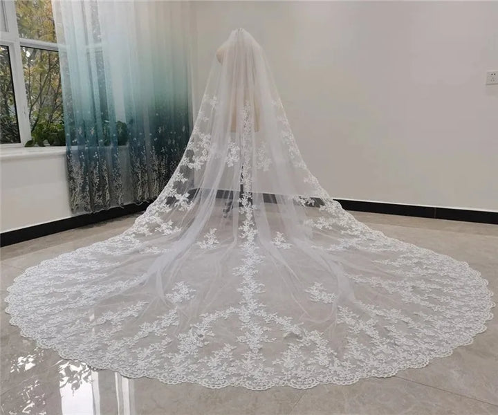 Classic Appliqued Lace Bridal Veil