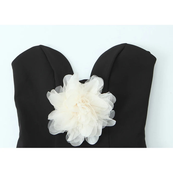 Stylish Contrasting Flower Strapless Top