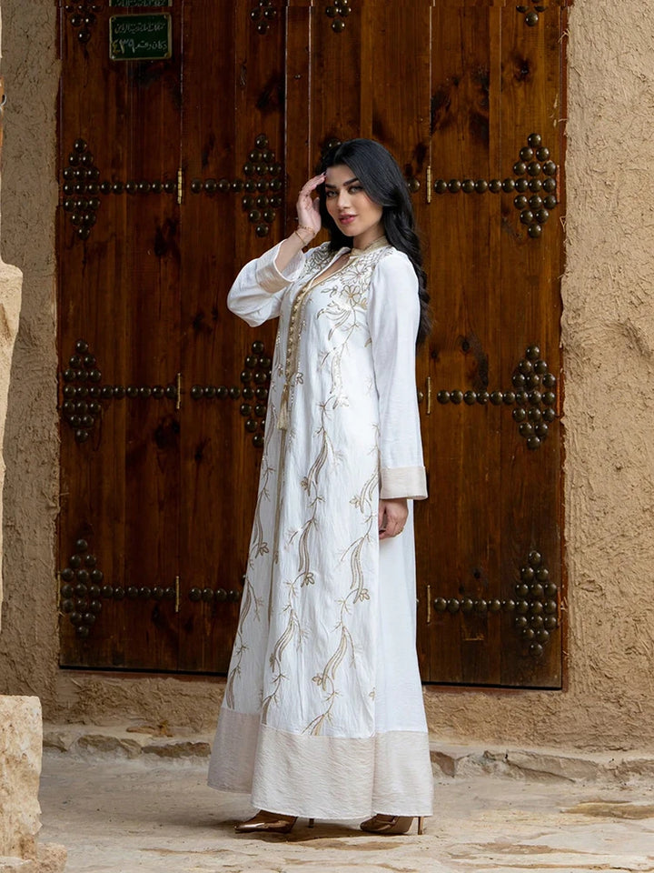 Stunning Long-Sleeved Abaya Gown