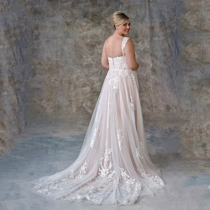 Flattering Applique Zipper Bridal Gown