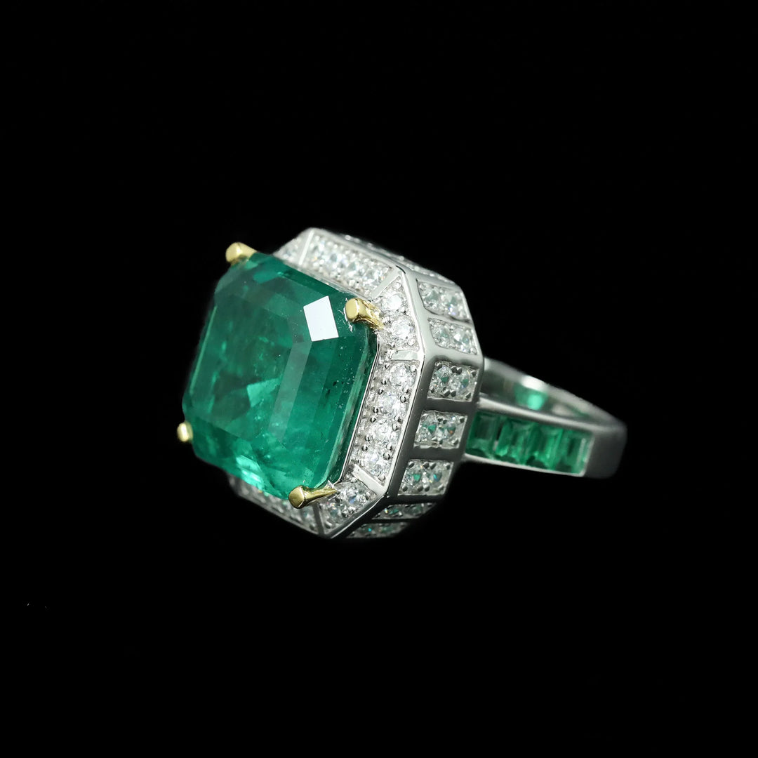 Exquisite Emerald Cocktail Ring