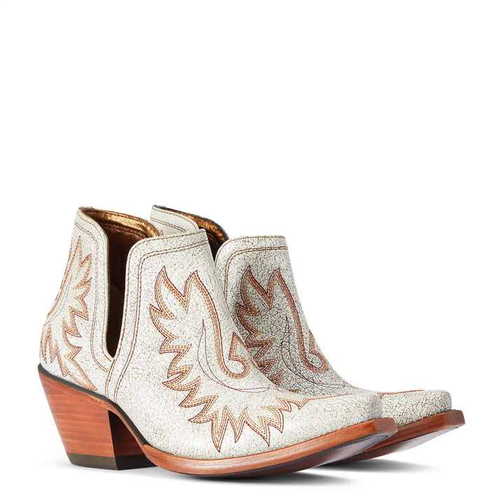 Elegant Embroidered Thick Heel Boots