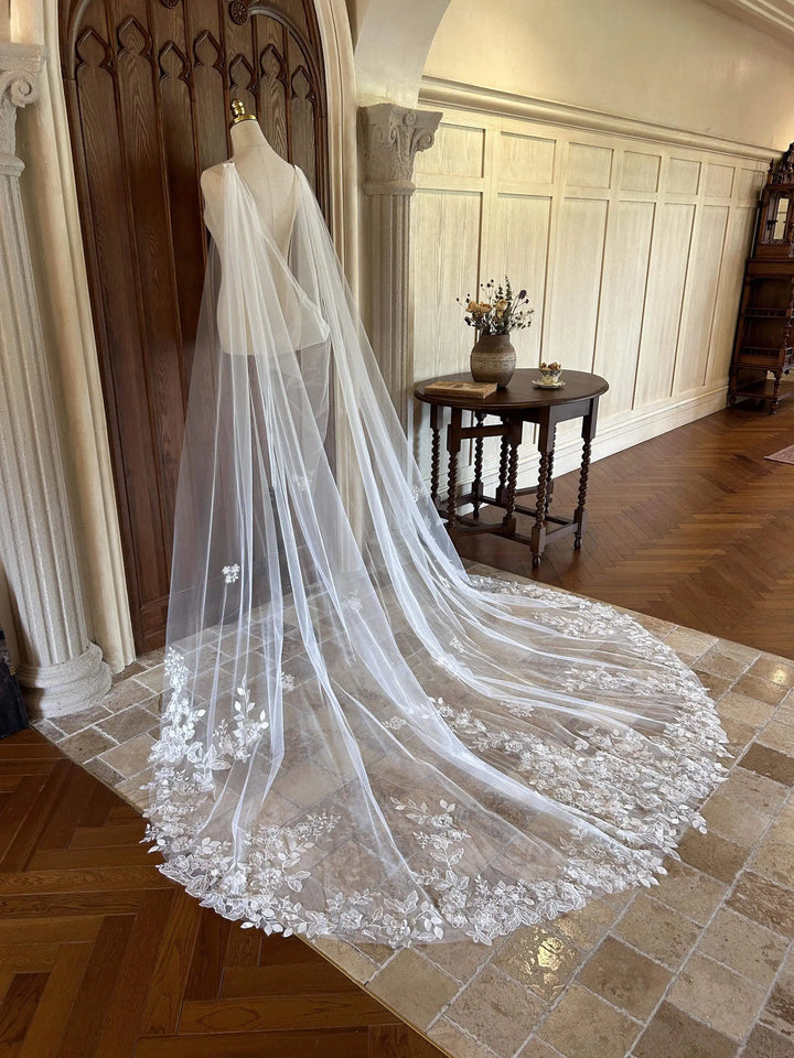 Lovely 3D Appliqued Lace Bridal Veil