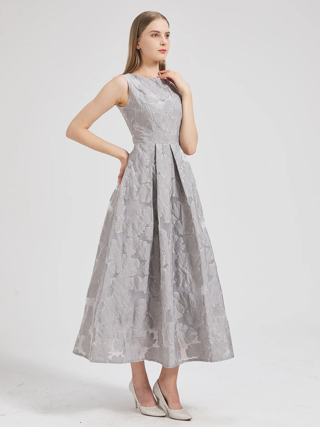 Robe de soirée moderne en organza brodé