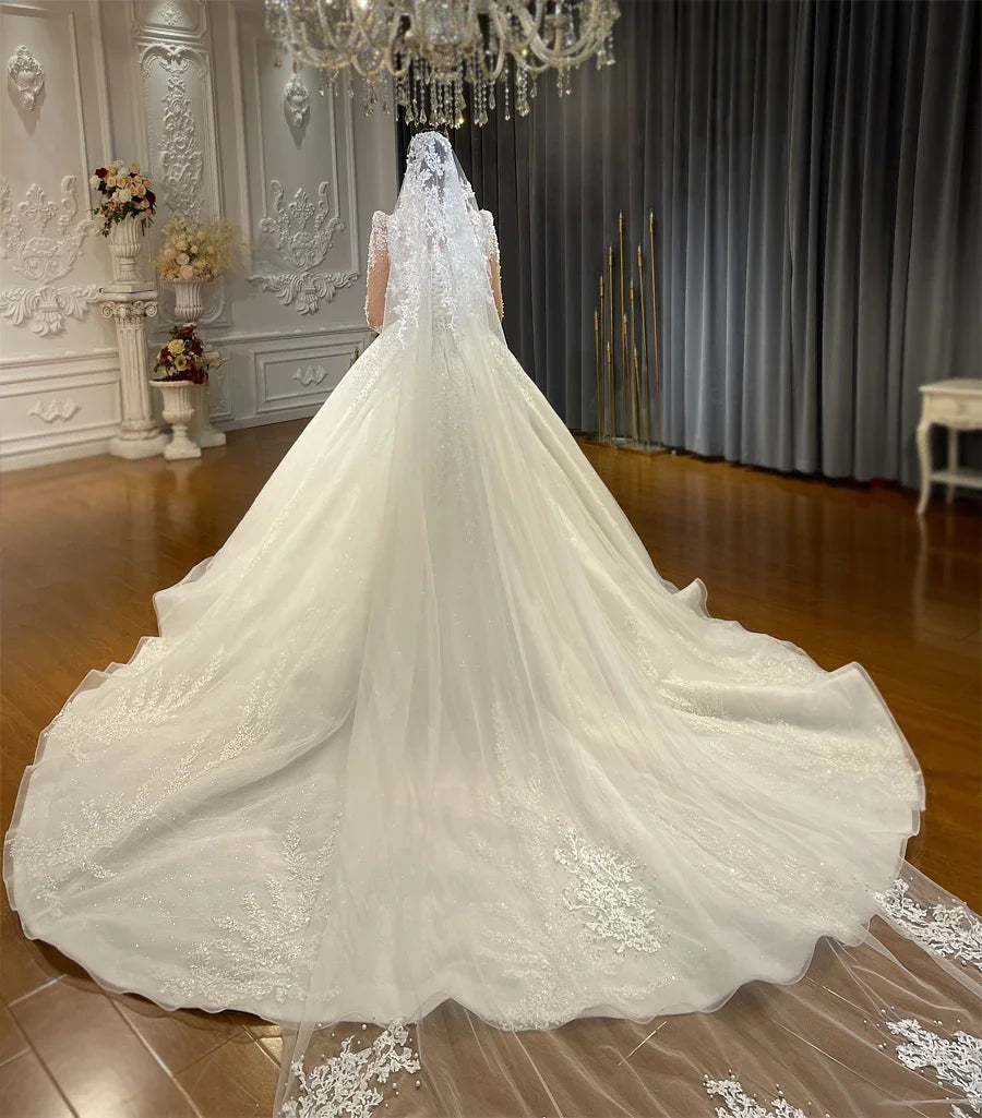 Graceful Square Neck Arabian Wedding Dress