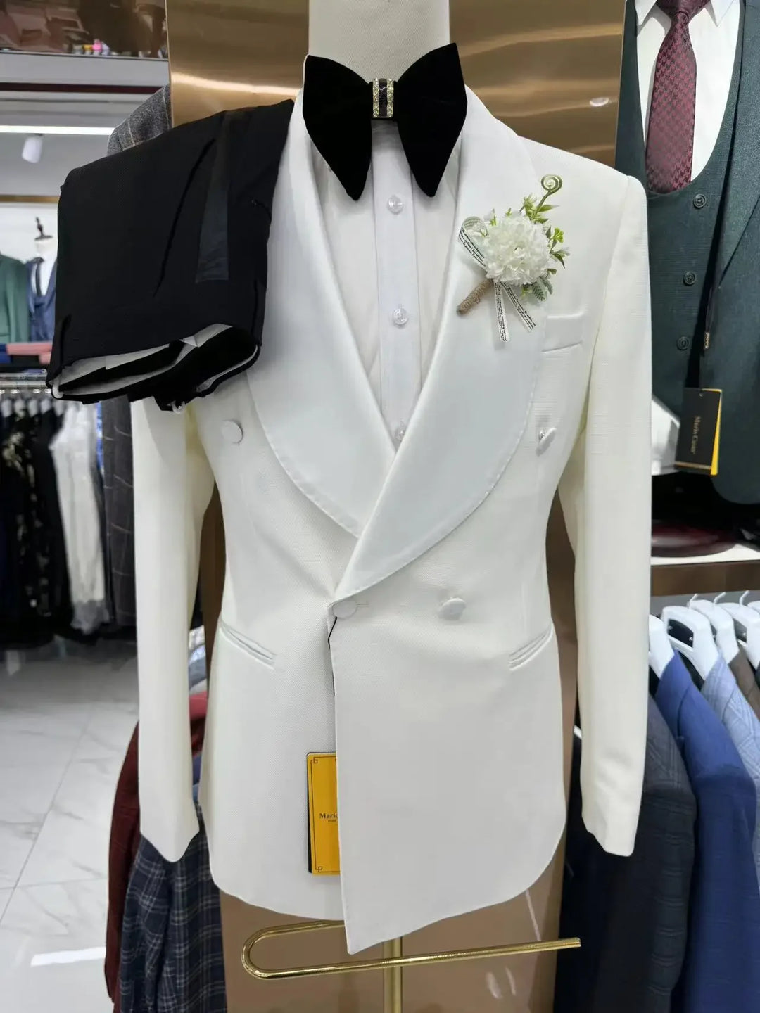 Elegant Lapel Shawl Men's Wedding Suit