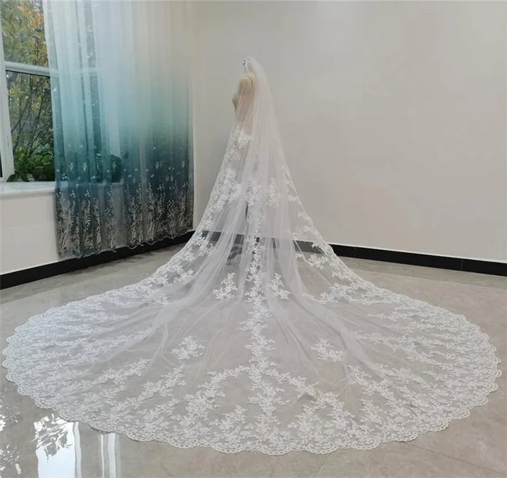Classic Appliqued Lace Bridal Veil