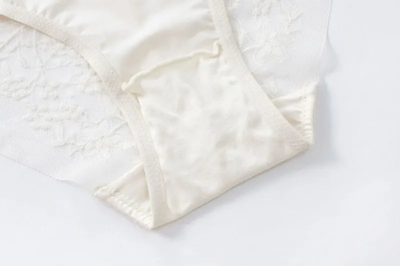 Elegant French Thin Cup Bra Set