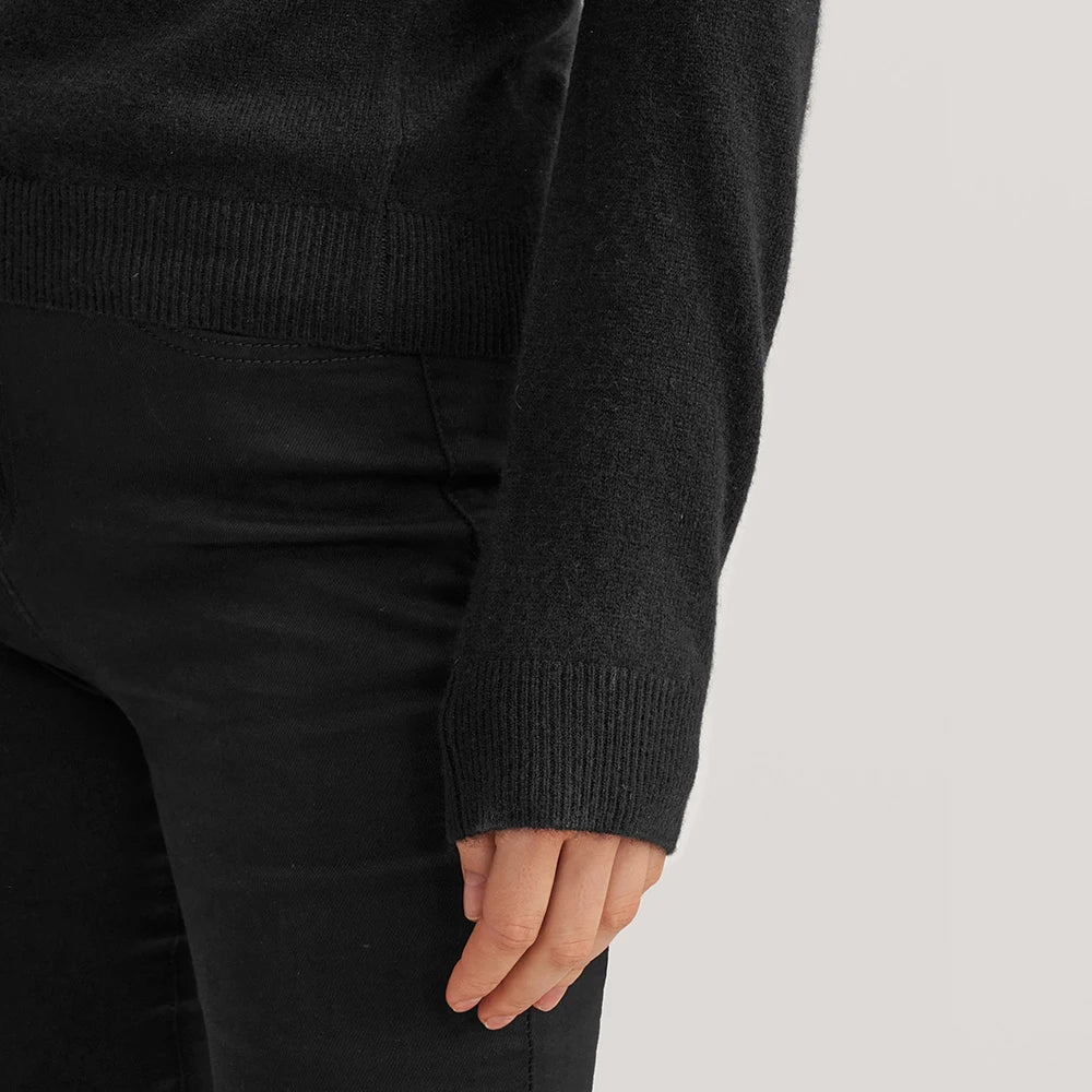 Essential Turtleneck Cashmere Sweater