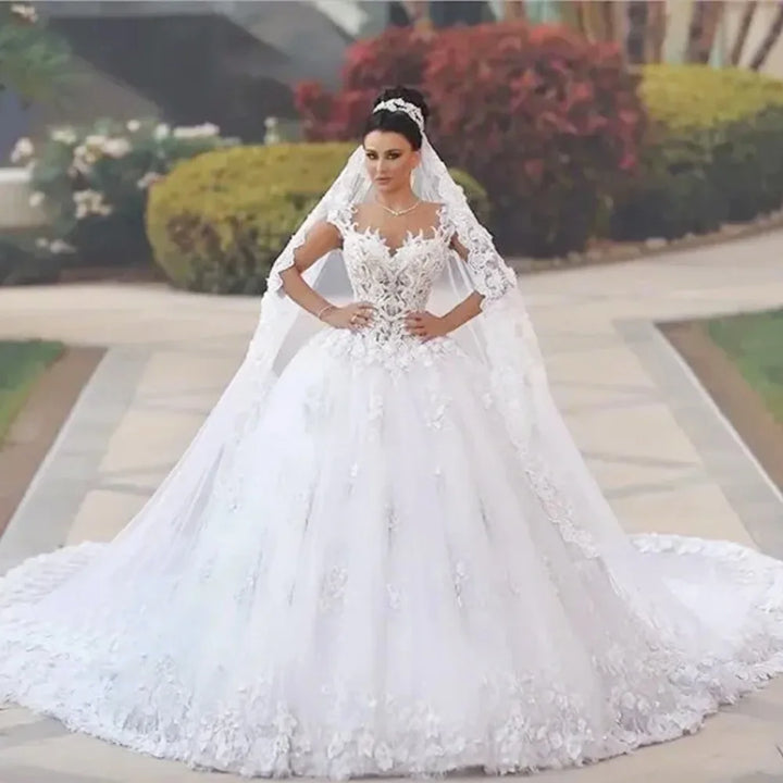 Charmante robe de mariée bouffante en tulle pour femme