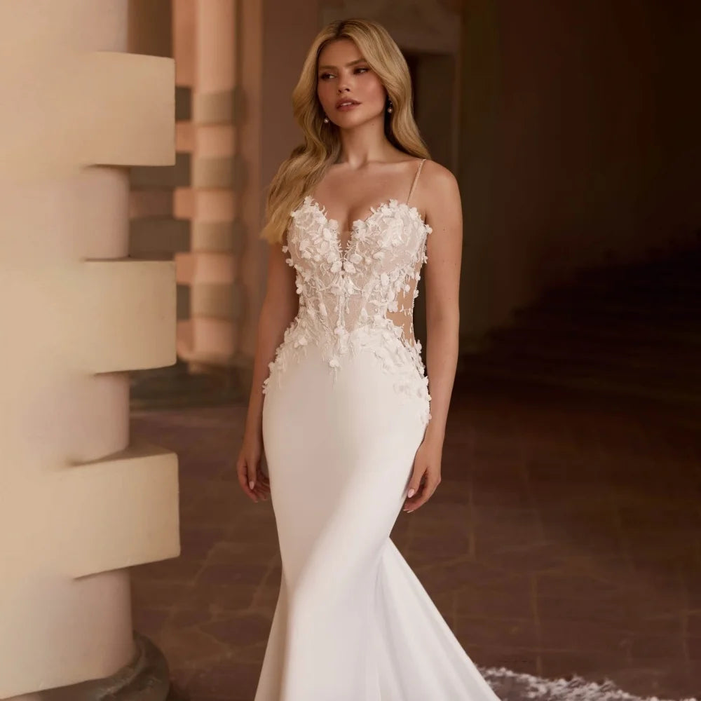 Modish Spaghetti Straps Bridal Gown