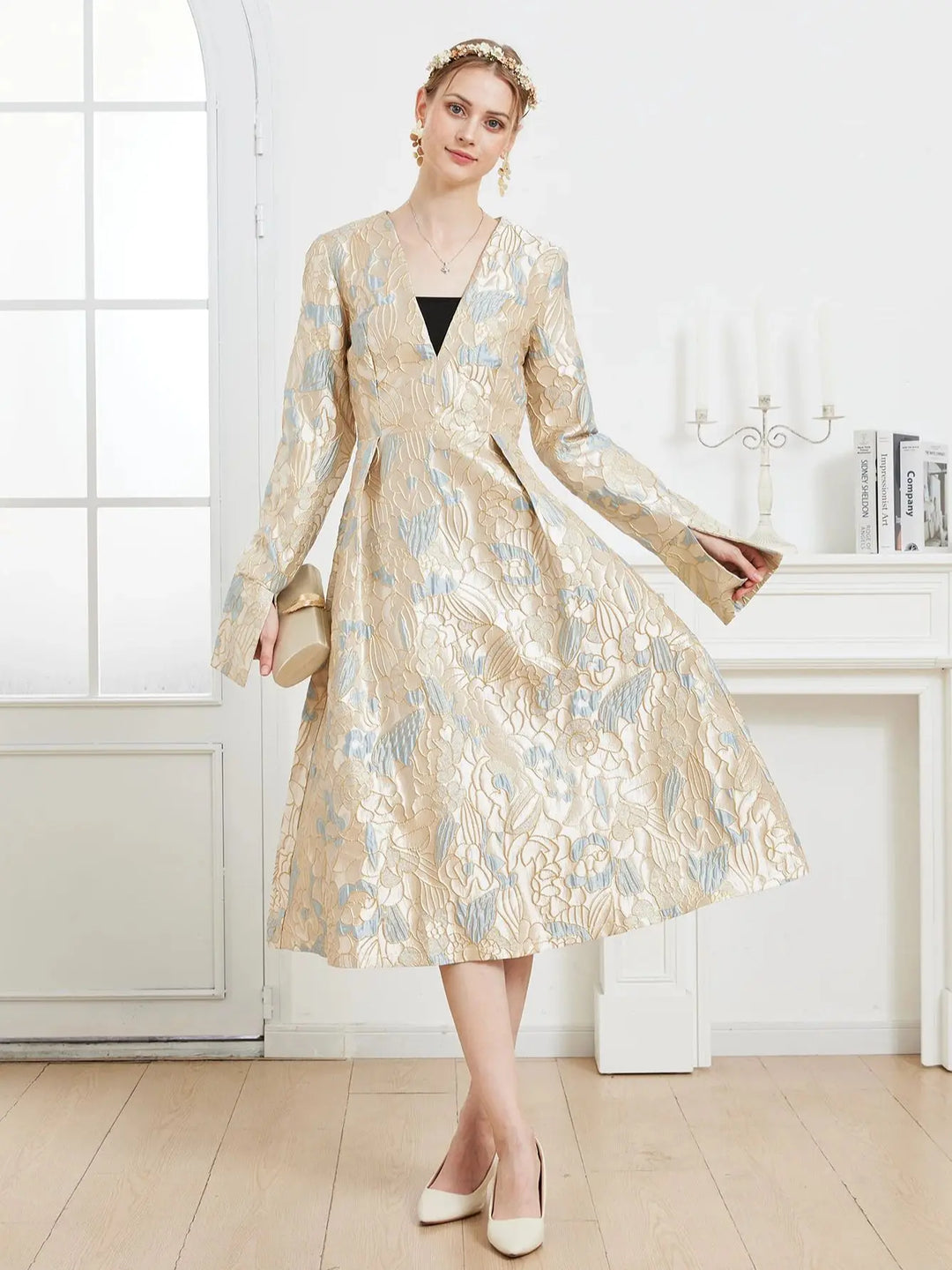 Hochwertiges besticktes Midikleid