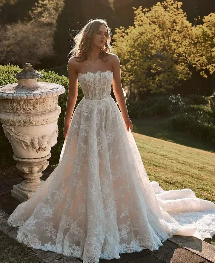 Tasteful A-Line Applique Bridal Dress