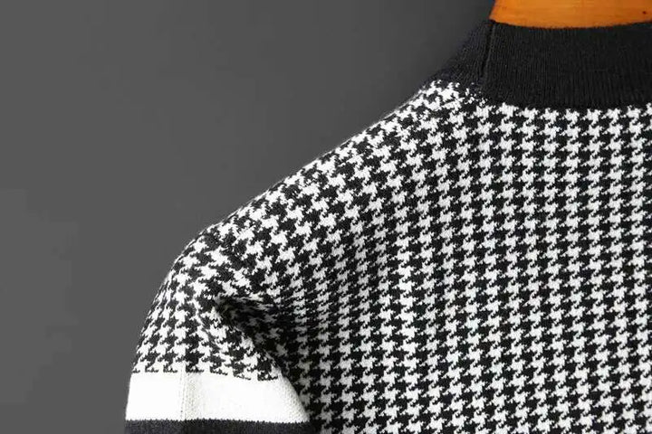 Men’s black-and-white houndstooth knit T-shirt, short sleeve with ribbed cuff