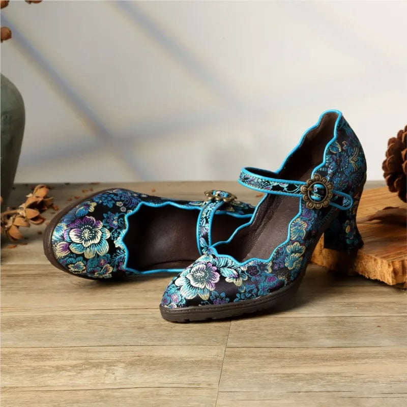 Refined Flower Round Toe Pumps