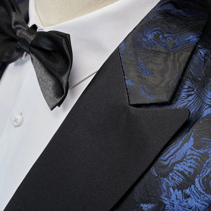 Elegant Gentlemen's Jacquard Suit
