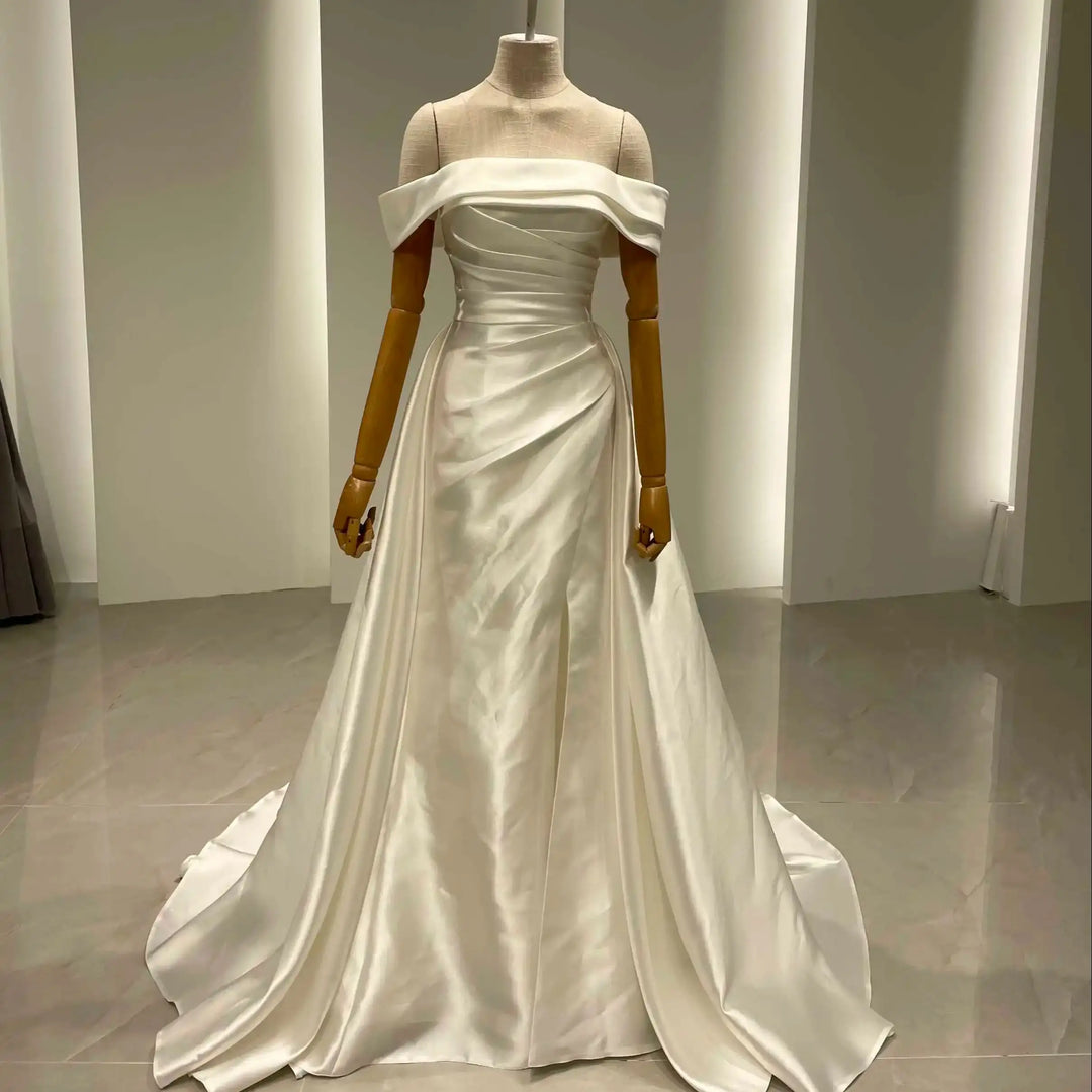 Robe de mariée élégante en satin coupe trapèze pour femme