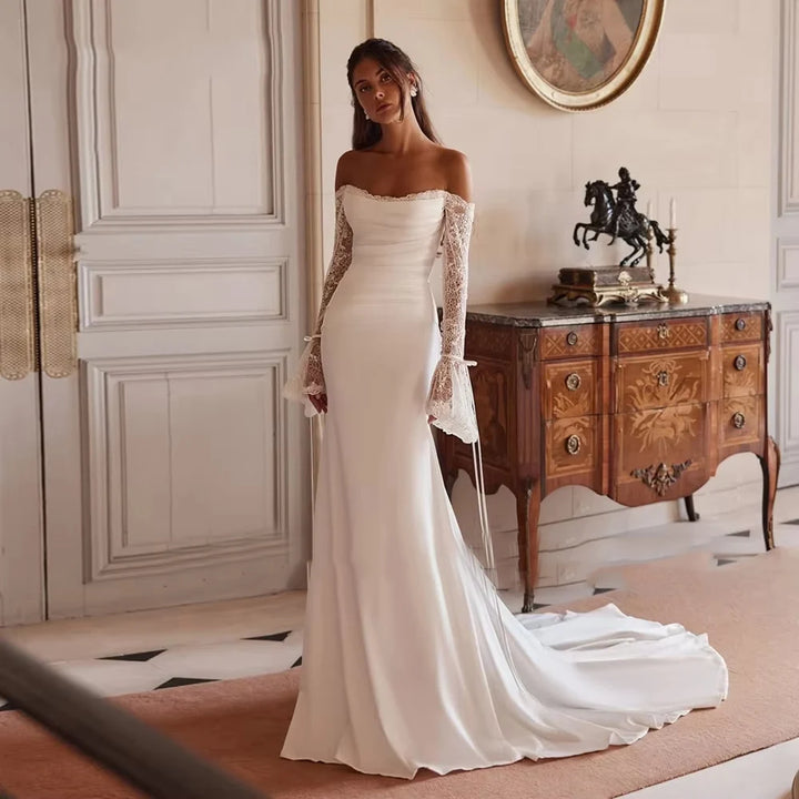 Splendid Lace Appliques Bride Gown