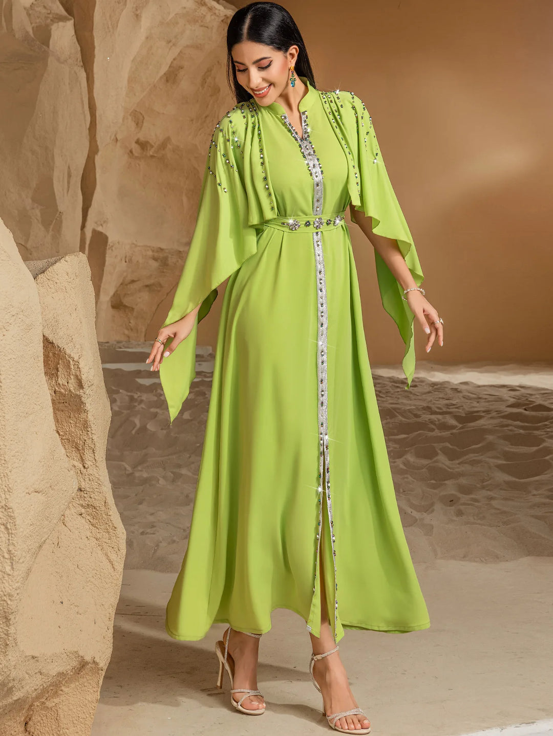 Caftan arabe luxueux cousu à la main et orné de perles