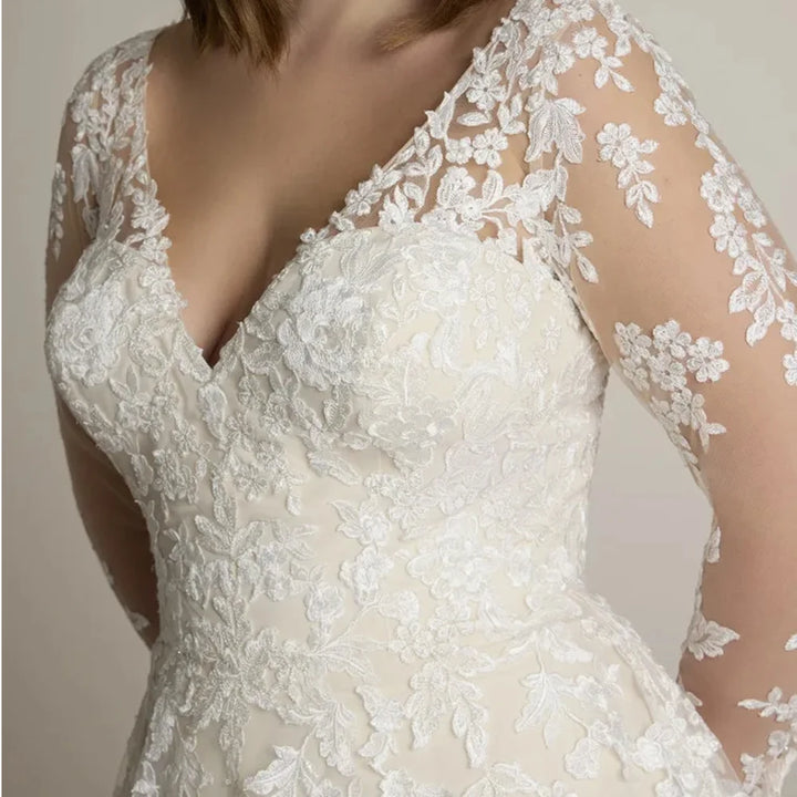Classic Full Sleeve Curvy Women's Wedding Dress