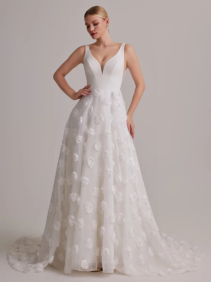 Regal Three-dimensional Flower Applique Wedding Dress