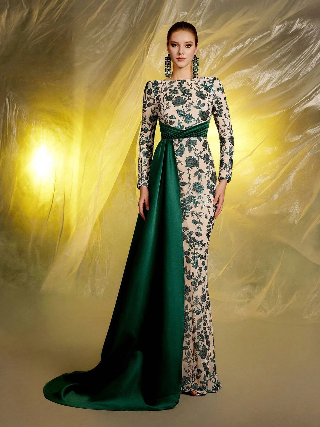 Glamorous Round Neck Evening Maxi Gown