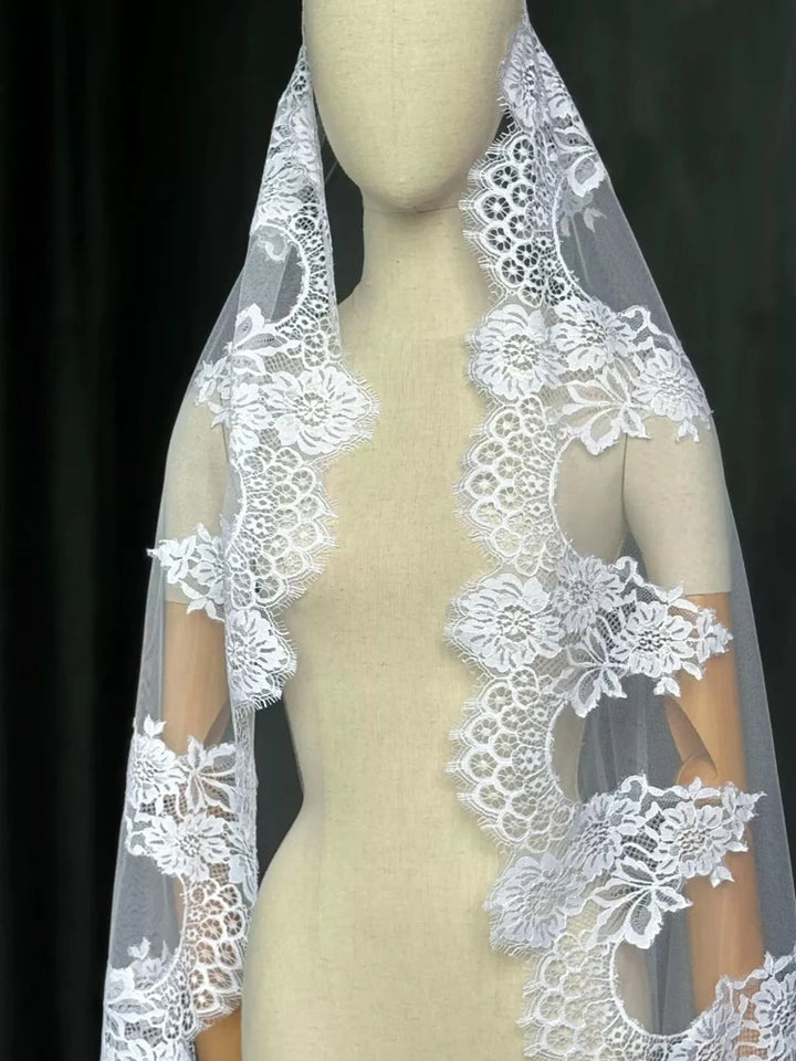 Regal Lace Hem Long Wedding Veil