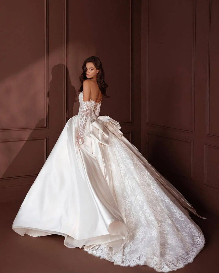 Robe de mariée trapèze bustier tendance