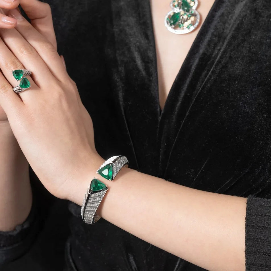 Synthetic Emerald Art Fashion Bangle